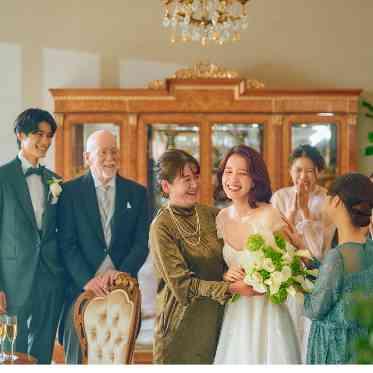 星ヶ丘迎賓館 アートグレイスクラブ 家族に囲まれながら幸せのひと時を