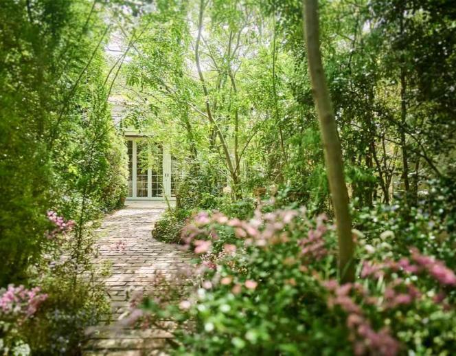 Rouge Blanc(ルージュ:ブラン) ●BRASSグループ 外観