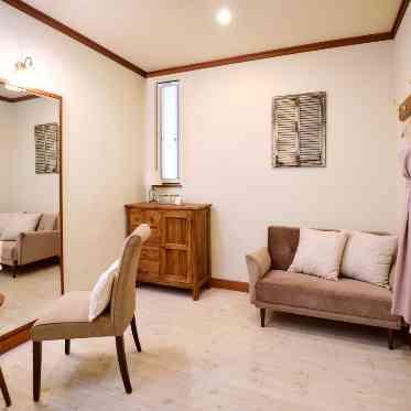 Rouge Blanc(ルージュ:ブラン) ●BRASSグループ アンティークな小物が可愛いゲスト専用の着替え室を館内に3部屋用意。