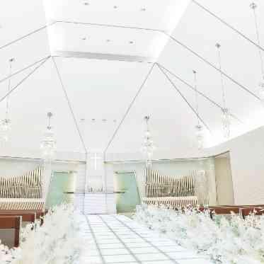 アルカンシエル luxe mariage 名古屋 天井高も7メートルととても高い