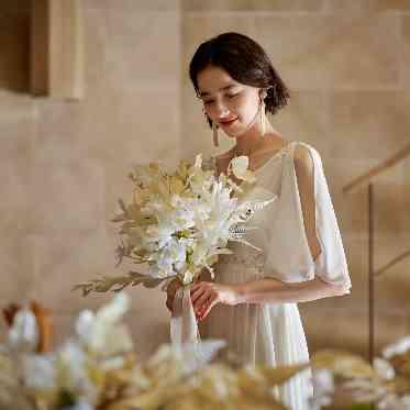 ドレスや会場装花にあわせてブーケもこだわって