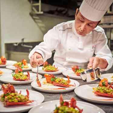 アルカンシエル luxe mariage 名古屋 オープンキッチン併設で出来立て料理が味わえる!