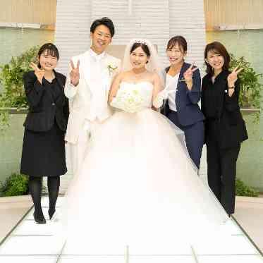 アルカンシエル luxe mariage 名古屋 前撮りでのリクエストショットにスタッフとの写真も!ありがとうございます。