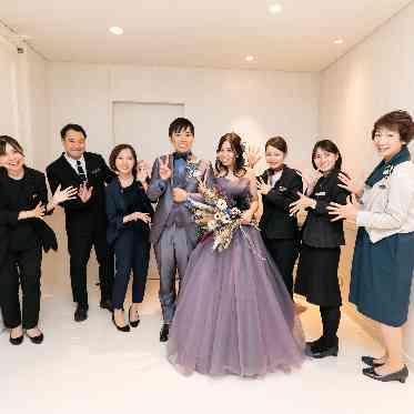 アルカンシエル luxe mariage 名古屋 有難いことに、お開喜直後おふたりがスタッフとお写真を撮ってくださいました!