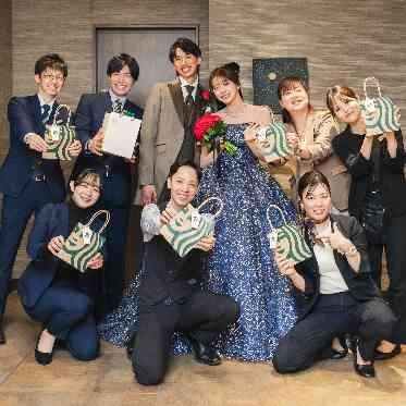 アルカンシエル luxe mariage 名古屋 お開き直後にスタッフとのお写真まで！
ありがとうございます！
