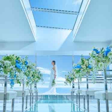 SCAPES THE SUITE(スケープス ザ スィート) 遮るものが無い絶景ロケーションと碧い空が広がる