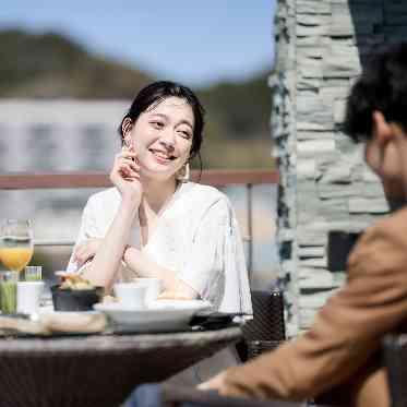 SCAPES THE SUITE(スケープス ザ スィート) スイートルームのテラスでとる朝食。心ほぐれる豊かな時間に。