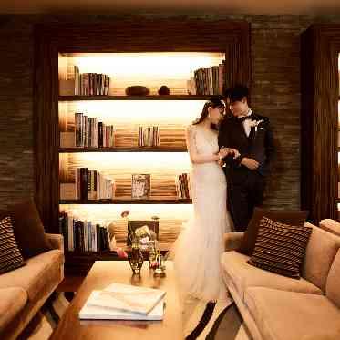 SCAPES THE SUITE(スケープス ザ スィート) ライブラリースペースは挙式当日にフォトスポットとしても人気