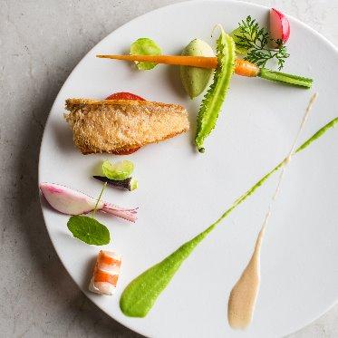 SCAPES THE SUITE(スケープス ザ スィート) 五感で愉しむお料理の数々は、見た目や食感も楽しい一皿に