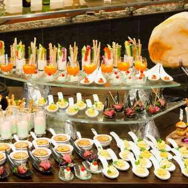 アルカンシエル横浜　luxemariage  季節の食材を使用したフィンガーフードはシェフお手製
