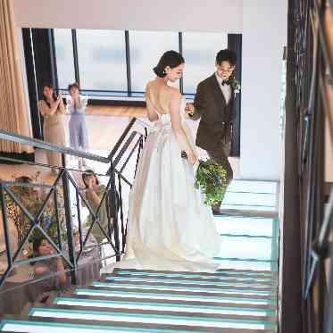 アルカンシエル横浜 luxemariage 光る階段で階段入場もよりインパクト大!