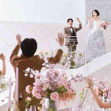 アルカンシエル横浜 luxemariage お好きな会場で結婚式が出来る!
気兼ねないメンバーだからこそやりたい演出も◆