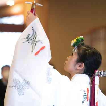 料亭 か茂免 巫女の舞で心清まる、厳かな新たな家族の時間