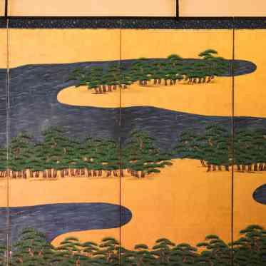 料亭 か茂免 床の間や屏風があるため、別で飾り付けをしなくても十分華やかです。