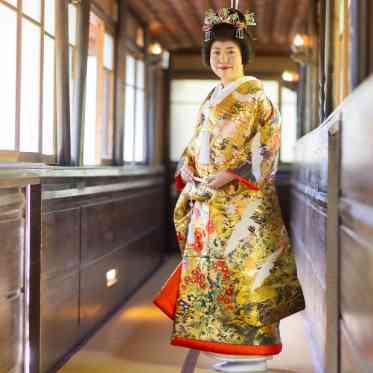 料亭 か茂免 佐賀錦色打掛