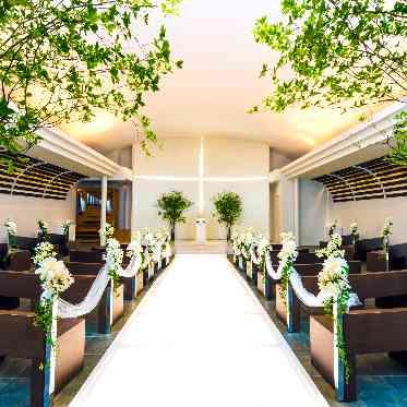 AILE d’ANGE garden(エル・ダンジュ ガーデン) 木の温もりと光あふれるチャペル