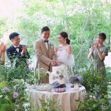 AILE d’ANGE garden(エル・ダンジュ ガーデン) ガーデンにでて、ケーキセレモニー