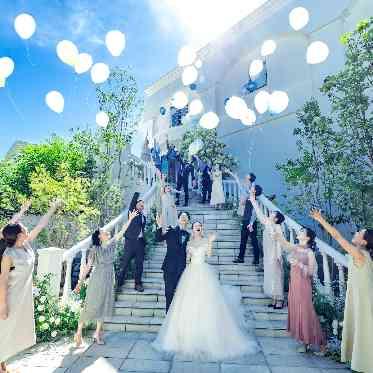 AILE d’ANGE garden(エル・ダンジュ ガーデン) 青空の下でバルーンリリース