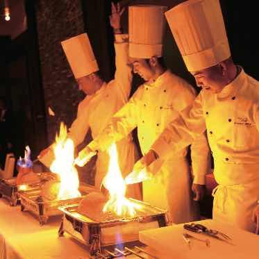 AILE d’ANGE garden(エル・ダンジュ ガーデン) 美味しく召し上がって頂くだけではなく、ゲストがあっと驚く演出料理の数々。