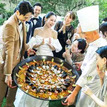 AILE d’ANGE garden(エル・ダンジュ ガーデン) キャンプ好きなおふたりが大鍋でパエリアをふるまったり