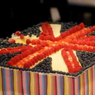 AILE d’ANGE garden(エル・ダンジュ ガーデン) お二人の思い出の国をケーキに!