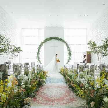 AILE d’ANGE NAGOYA(エル・ダンジュ ナゴヤ) 純白のチャペルだからこそ、ふたりらしい装飾で