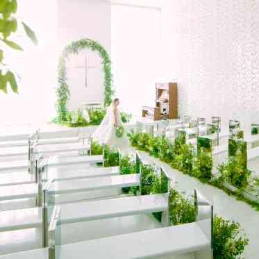 AILE d’ANGE NAGOYA(エル・ダンジュ ナゴヤ) 自然光の入る明るいチャペル