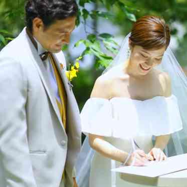 AILE d’ANGE NAGOYA(エル・ダンジュ ナゴヤ) 緑溢れるガーデンをバックに美しい挙式を