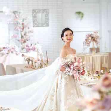 AILE d’ANGE NAGOYA(エル・ダンジュ ナゴヤ) 窓からは自然光もたっぷり入りぬくもりのある会場へ