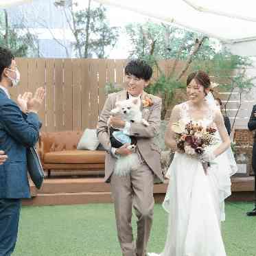 AILE d’ANGE NAGOYA(エル・ダンジュ ナゴヤ) ガーデンにでて愛犬とゲストとのお写真タイム