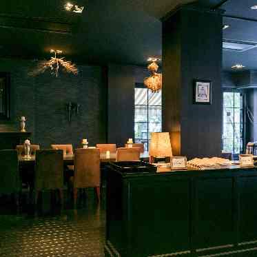 AILE d’ANGE NAGOYA(エル・ダンジュ ナゴヤ) まるで海外のカフェのようなラウンジスペース