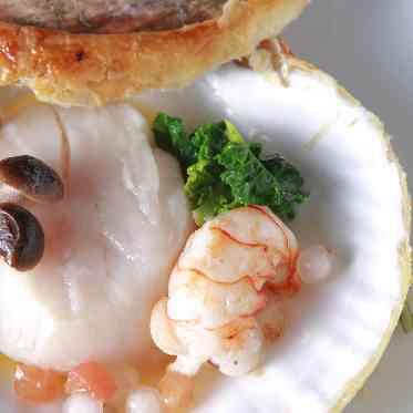 AILE d’ANGE NAGOYA(エル・ダンジュ ナゴヤ) 帆立貝とラングスティーヌの宝石箱 中には真珠が