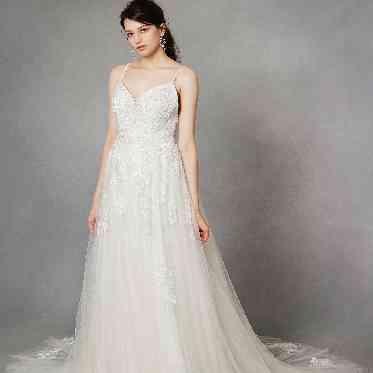 AILE d’ANGE NAGOYA(エル・ダンジュ ナゴヤ) 柔らかな素材のドレスをナチュラルな会場に合わせて