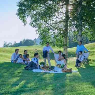 星野リゾート　トマム 水の教会 家族でピクニックも