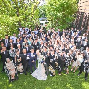 ガーデンにて全員集合写真