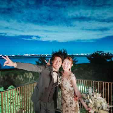 空が移ろうトワイライトタイムは館内すべてが素敵なムードに。