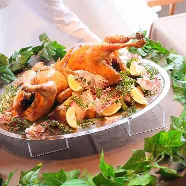 ザ フナツヤ お肉(グリルチキン)入刀