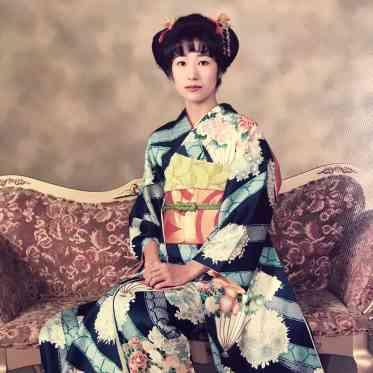 ザ フナツヤ お母様が成人式で着用された振袖をお嬢様が受け継いで