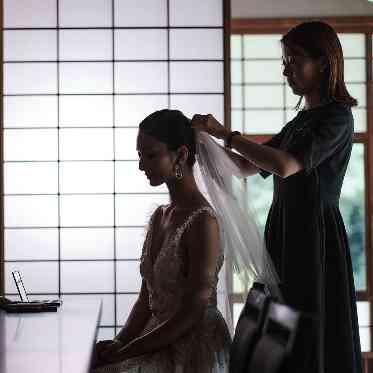 高宮庭園茶寮 お支度シーンも画になる1枚に