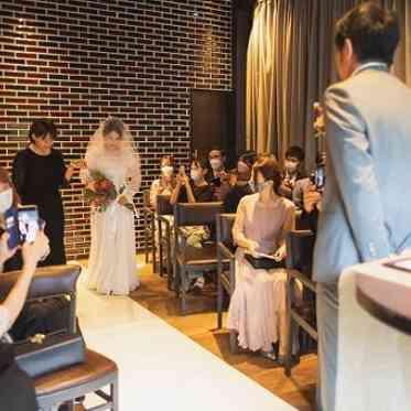 CEDAR THE CHOP HOUSE & BAR(セダー ザ チョップ ハウスアンドバー) 入場シーン