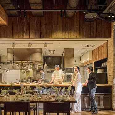 CEDAR THE CHOP HOUSE & BAR(セダー ザ チョップ ハウスアンドバー) オープンキッチンから出来立てのお料理でおもてなし