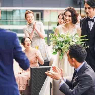 SUD RESTAURANT TERAKOYA/テイクアンドギヴ・ニーズウェディング 開放的なテラスでの過ごし方はふたりの自由