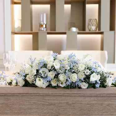 THE MAGNUS TOKYO (ザ マグナス トウキョウ) 上品な白×ブルーのコーディネート