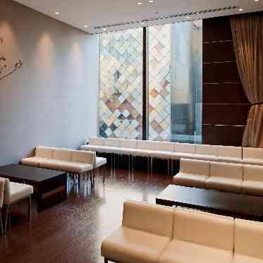 THE MAGNUS TOKYO (ザ マグナス トウキョウ) 【親族控室】落ち着いた雰囲気で挙式前の時間を家族でリラックスして過ごせる