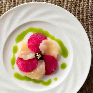 STAR GATE(スターゲイト)/ANAクランプラザホテルグランコート名古屋 華やかなフレンチが披露宴に彩りを添えます