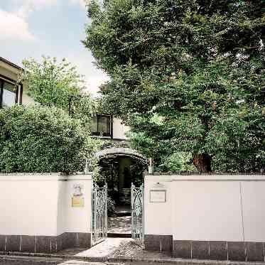 アーモニー アグレアーブル(旧マノワール・ディノ)/テイクアンドギヴ・ニーズウェディング 表参道徒歩5分