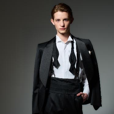 アーモニー アグレアーブル（旧マノワール・ディノ）/テイクアンドギヴ・ニーズウェディング ドレスショップMIRROR MIRROR