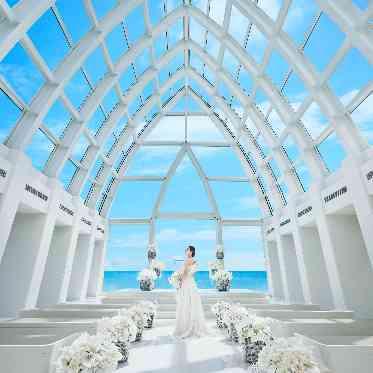 太陽が彩る自然の教会/アールイズ・ウエディング チャペル