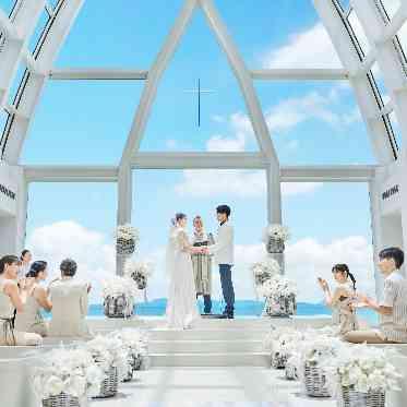 太陽が彩る自然の教会/アールイズ・ウエディング チャペル