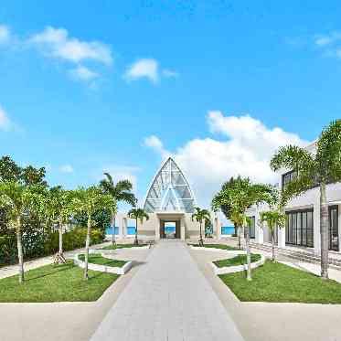 太陽が彩る自然の教会